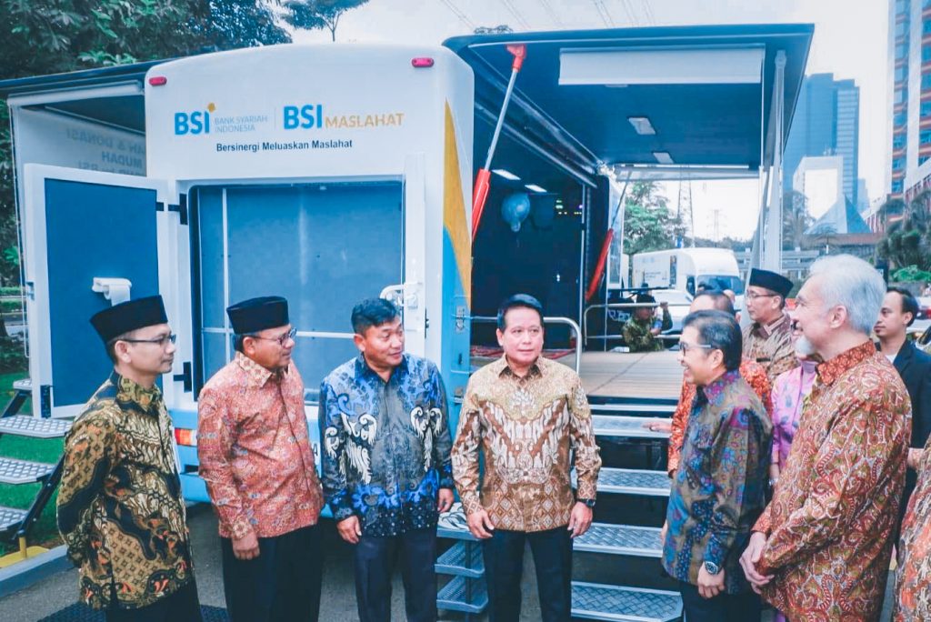 Perbankan Berkelanjutan: BSI Perkenalkan Digital Carbon Tracking dan Mobil Listrik di Milad ke-4