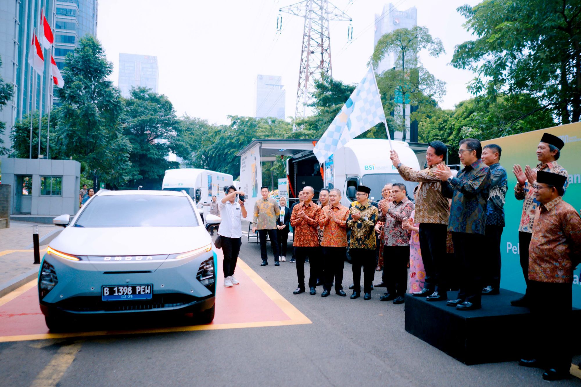 BSI Perkenalkan Mobil Listrik dan Digital Carbon Tracking