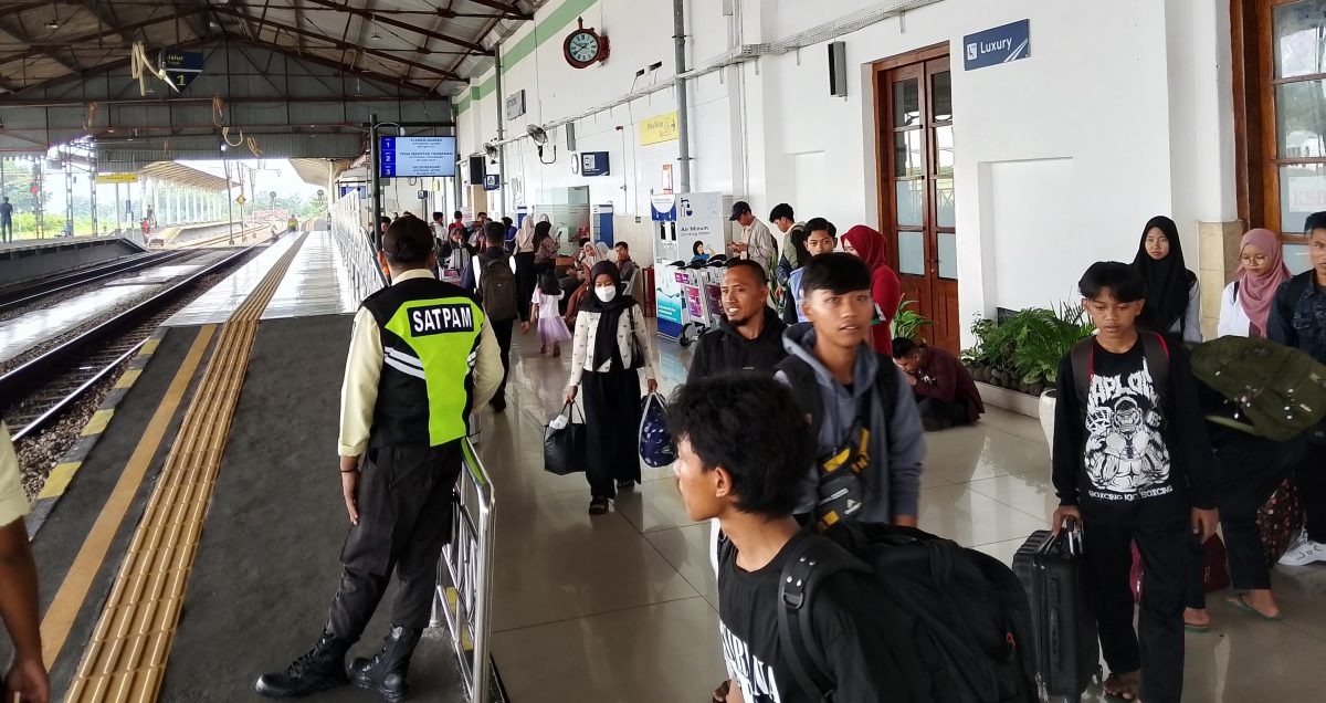 Daop 7 KAI Lebaran Promo Tiket, Masyarakat Ramai-ramai Pesan Kereta