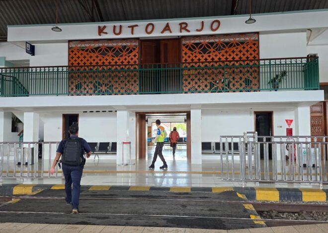 (VIDEO) Suasana Ruang Tunggu Kutoarjo Ramai, Empat Keberangkatan Kereta Disiapkan KAI Daop 5 untuk Libur Panjang Waisak