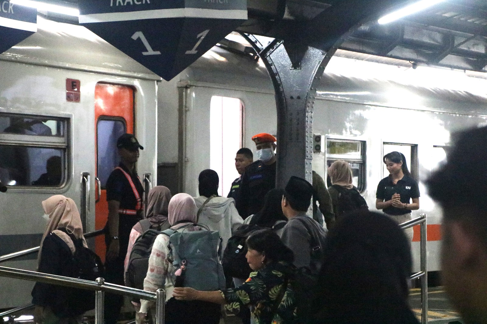 Kereta Api Masih Jadi Pilihan Utama, Daop 9 Jember Catat Tren Positif Saat Libur Panjang Hari Raya Isa Almasih