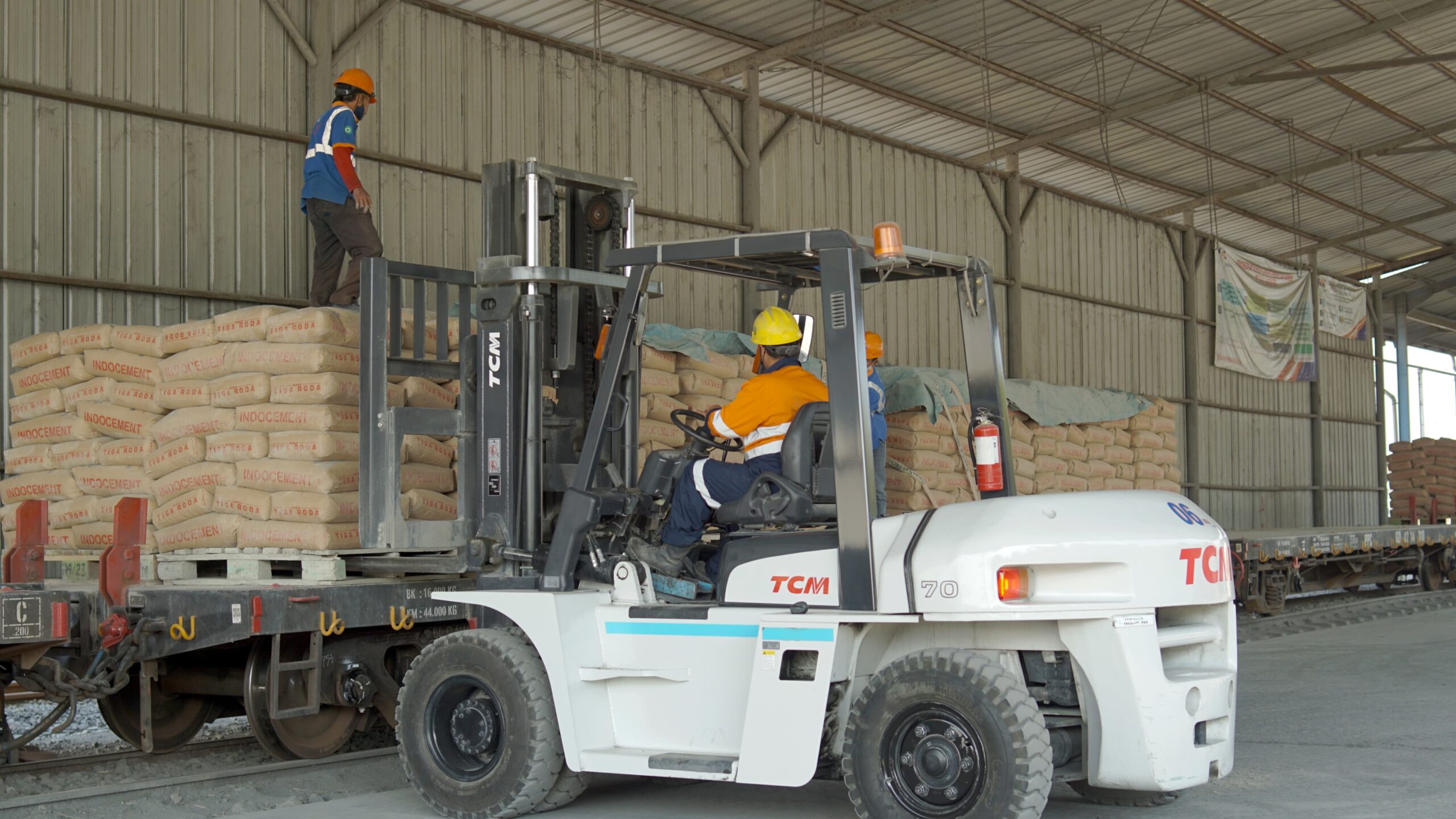 Kinerja Angkutan Barang Daop 8 Surabaya Terus Meningkat dengan Komitmen pada Logistik Berkelanjutan