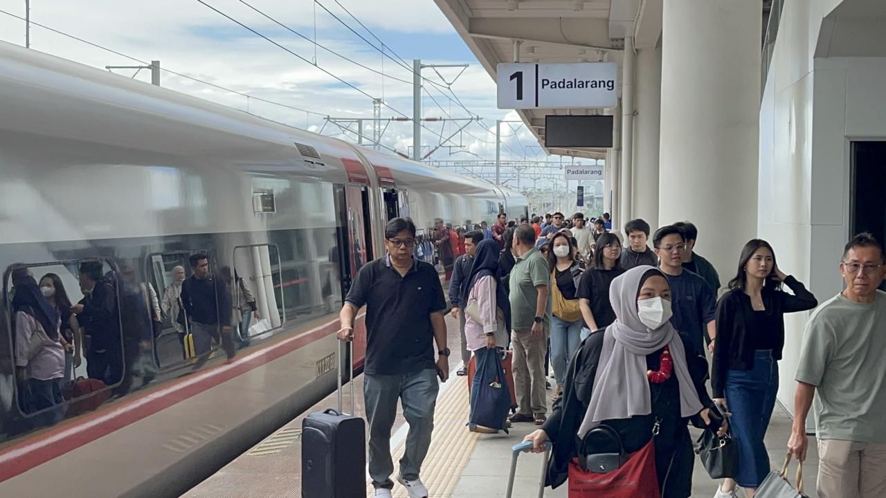Whoosh Catat Lonjakan Penumpang Tertinggi Sejak Beroperasi