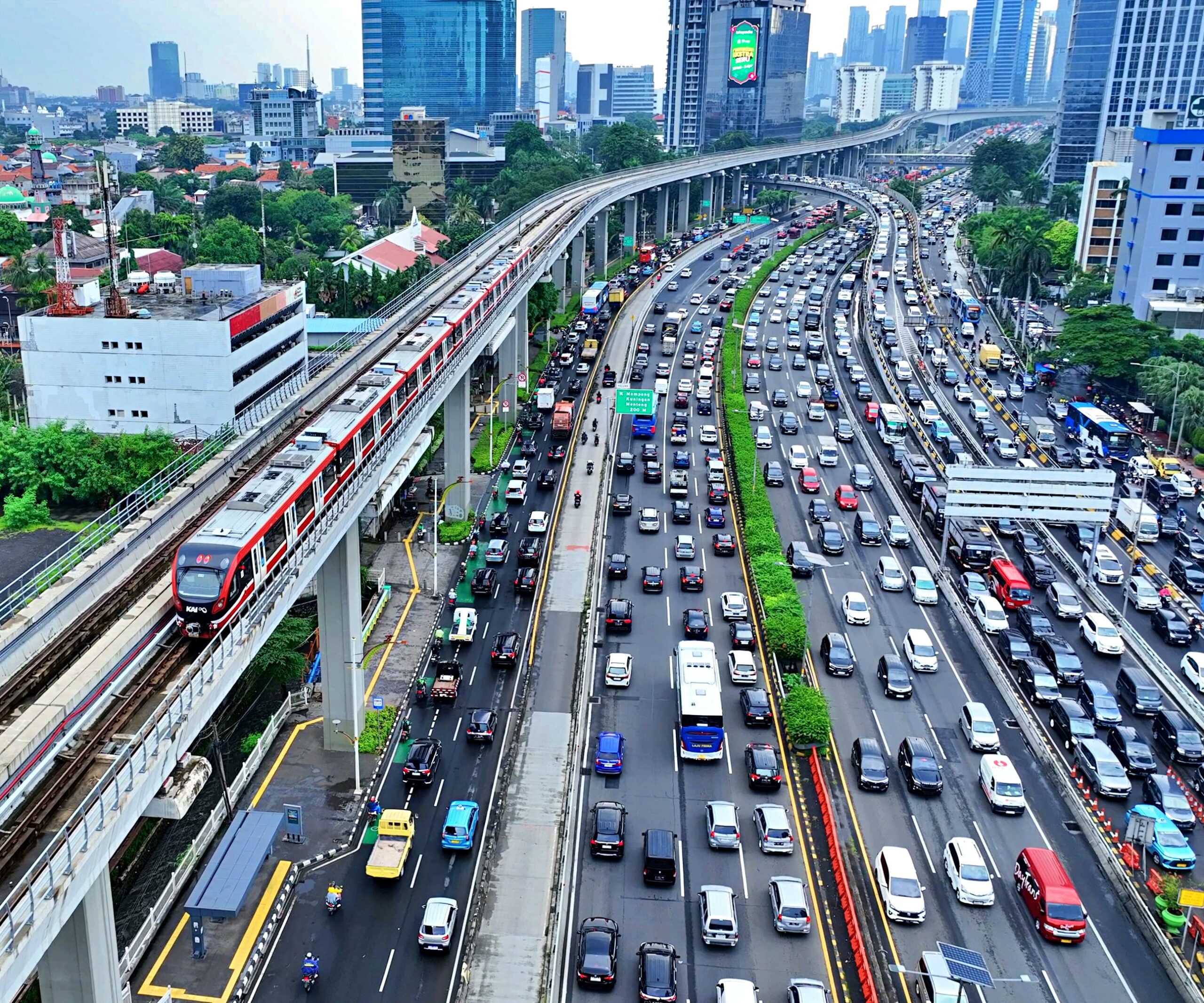 LRT Jabodebek Hadirkan Perjalanan Nyaman Tanpa Merusak Lingkungan
