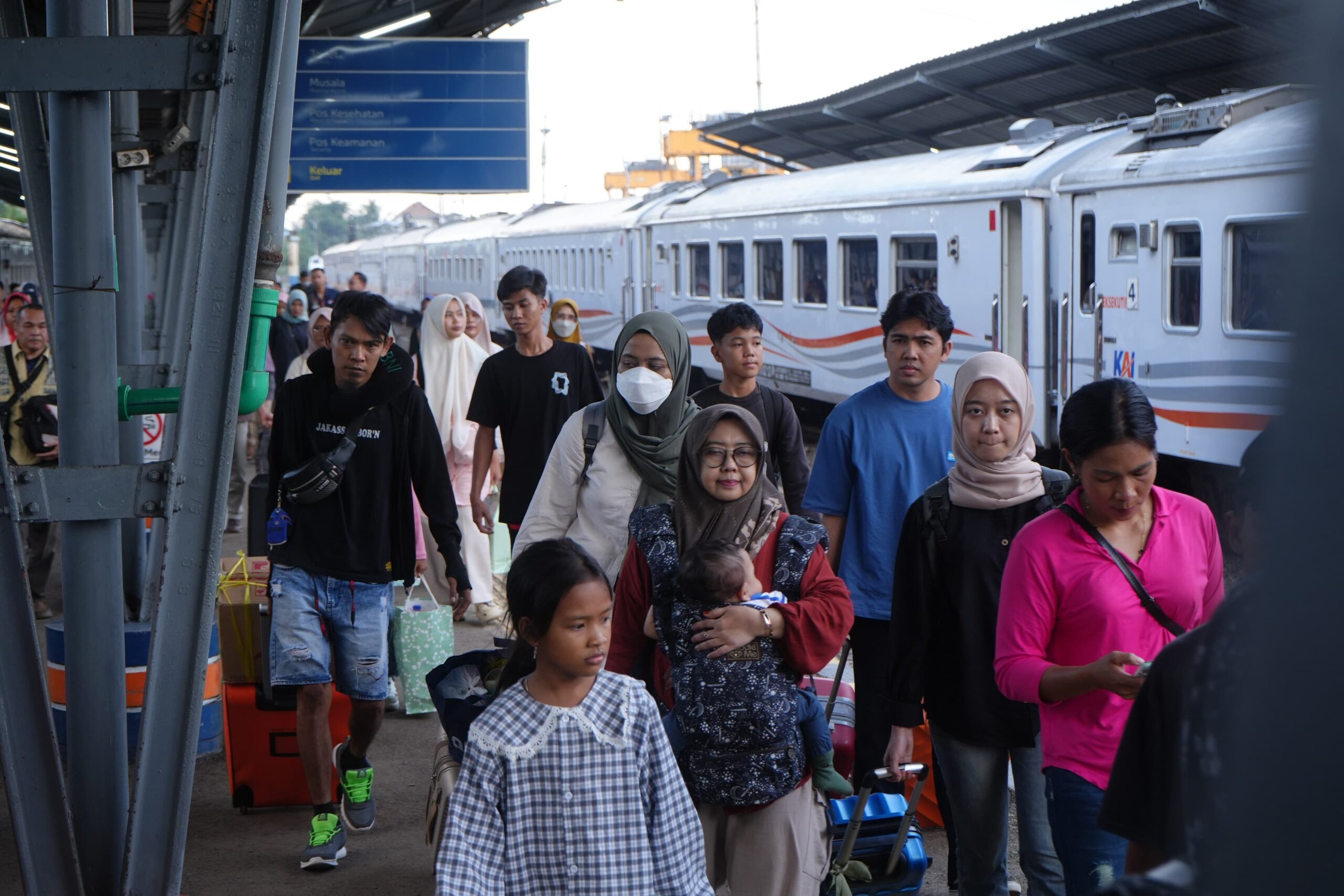 KAI Divre III Palembang Perjelas Ketentuan Pengambilan Foto dan Video di Area Kereta