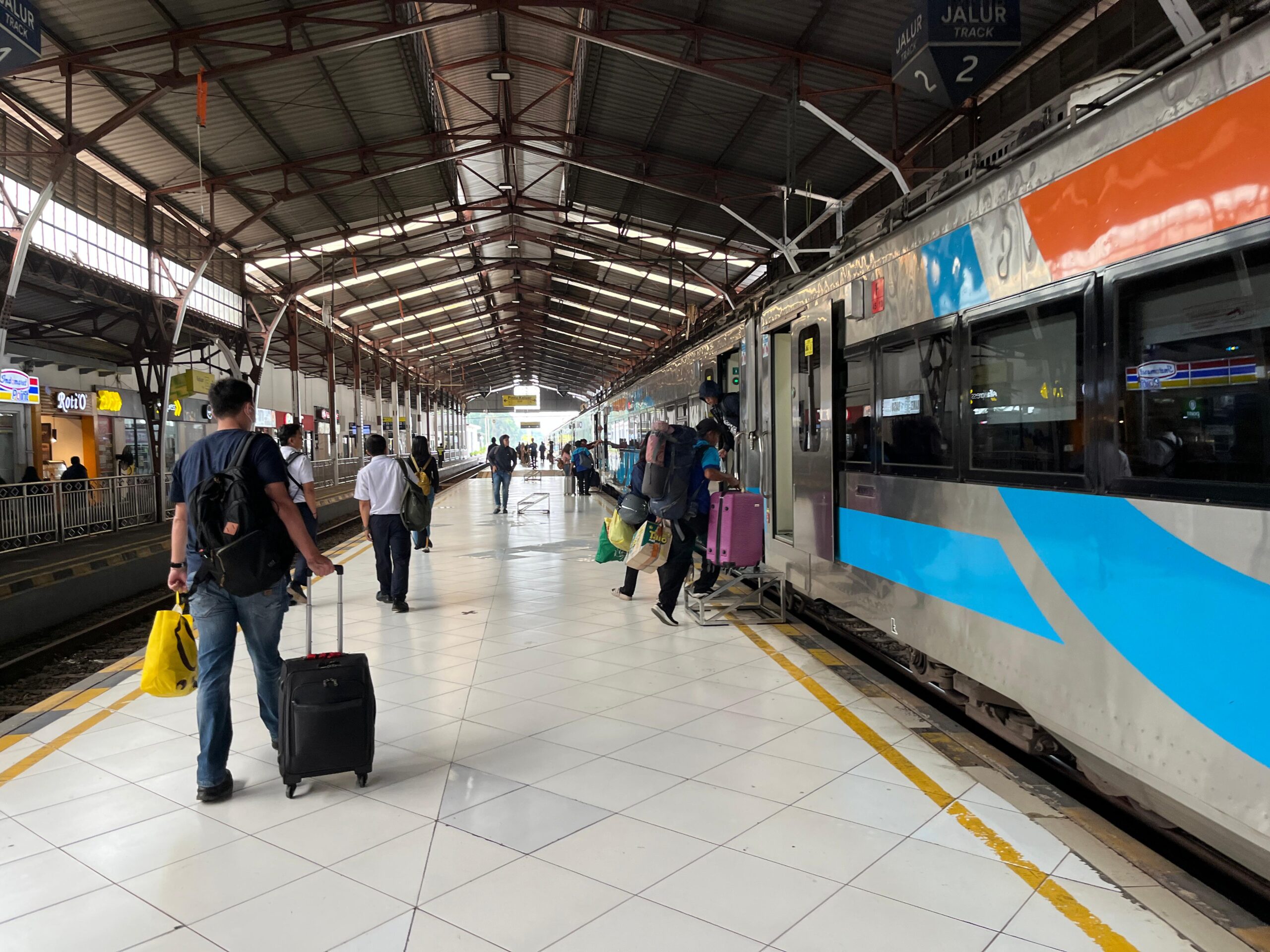Libur Panjang Waisak, KAI Daop 5 Hadirkan 17 Jadwal Kereta Setiap Hari dan Siap Layani Lonjakan Penumpang
