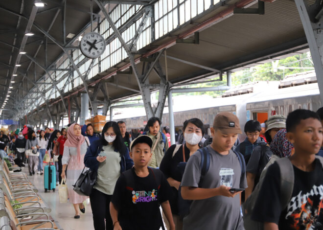 Libur Panjang Waisak Dongkrak Pengguna Kereta, KAI Catat Lonjakan Pelanggan