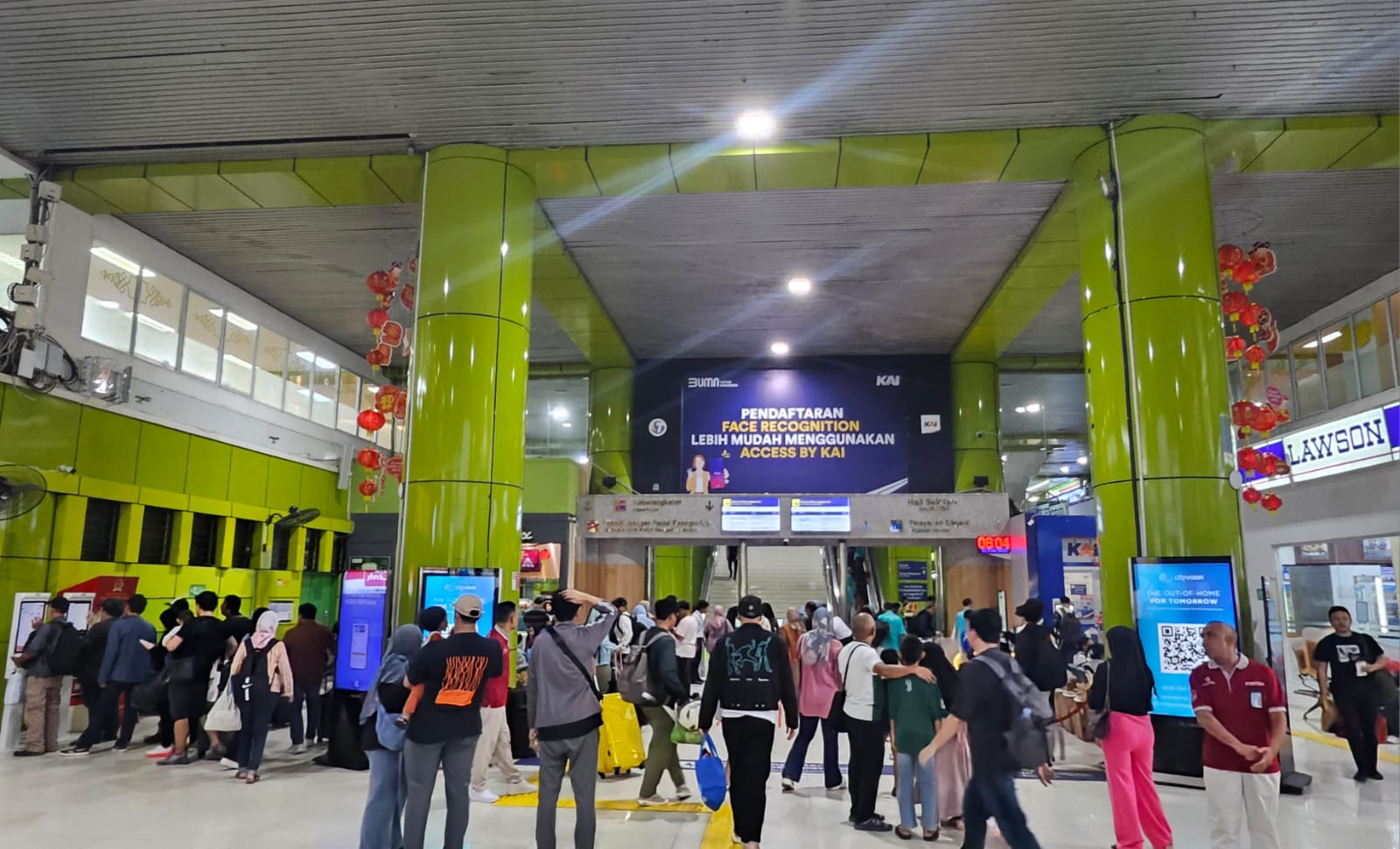 Arus Balik Waisak, KAI Catat Okupansi Tembus 104%: Kereta Masih Jadi Andalan Liburan